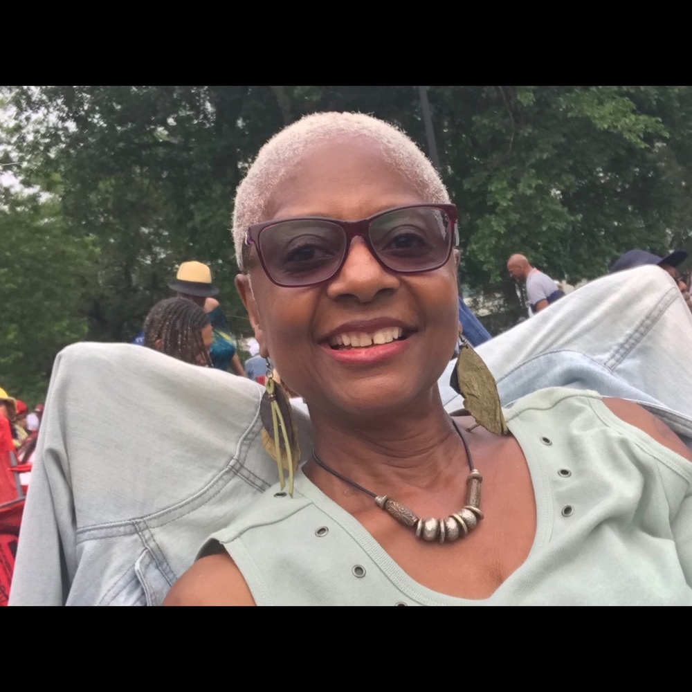 Meet your Posher, Denise